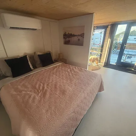 R&m Boutique Guest house 3*